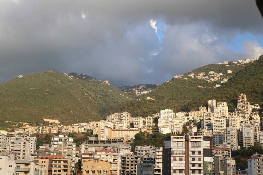 Vista Del Mar Hotel Jounieh Exteriör bild