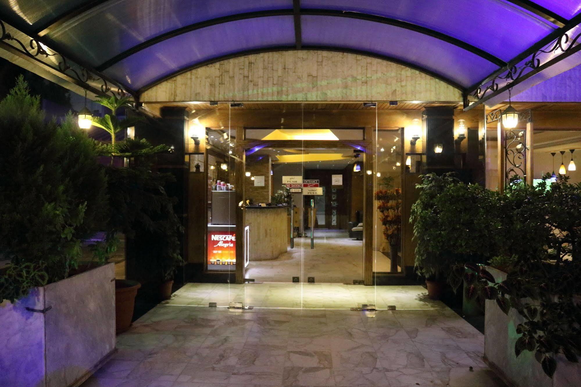 Vista Del Mar Hotel Jounieh Exteriör bild