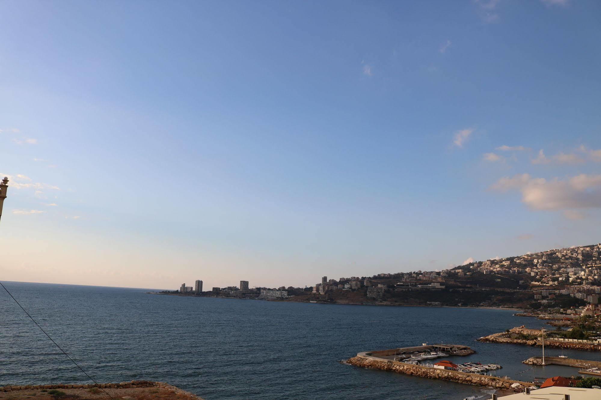 Vista Del Mar Hotel Jounieh Exteriör bild